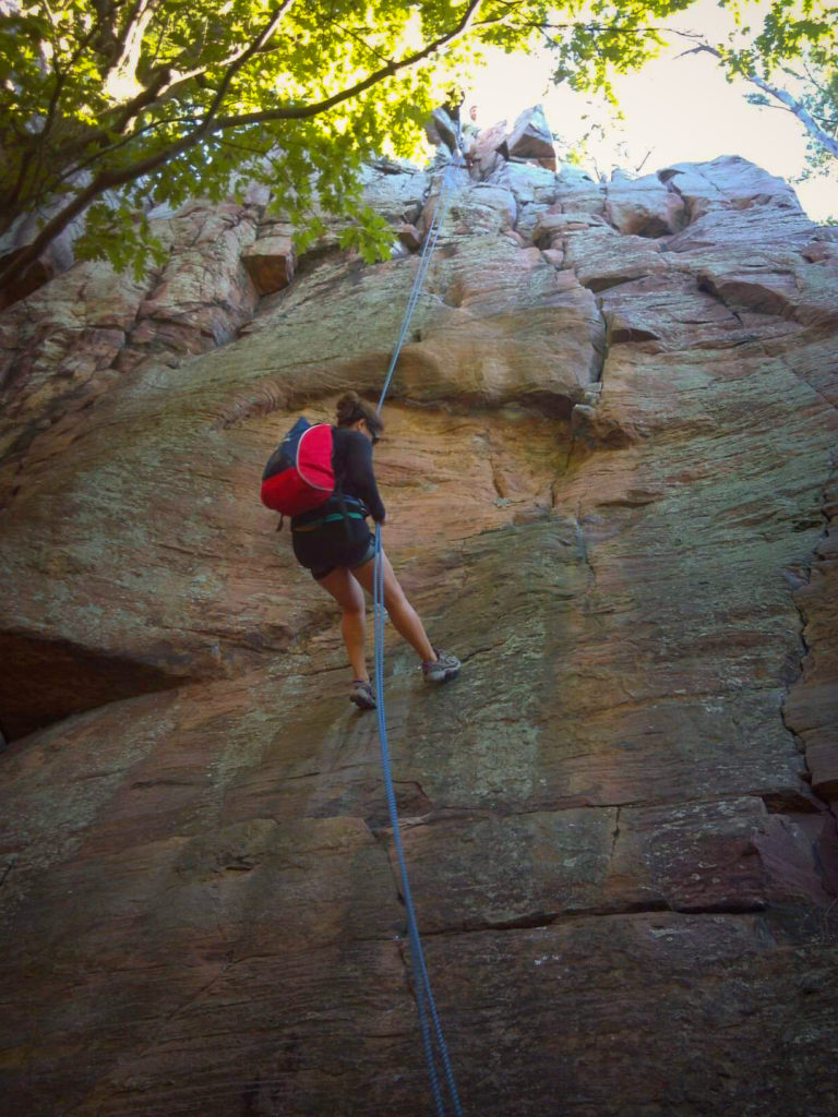 Shantal Alfaro - rappelling